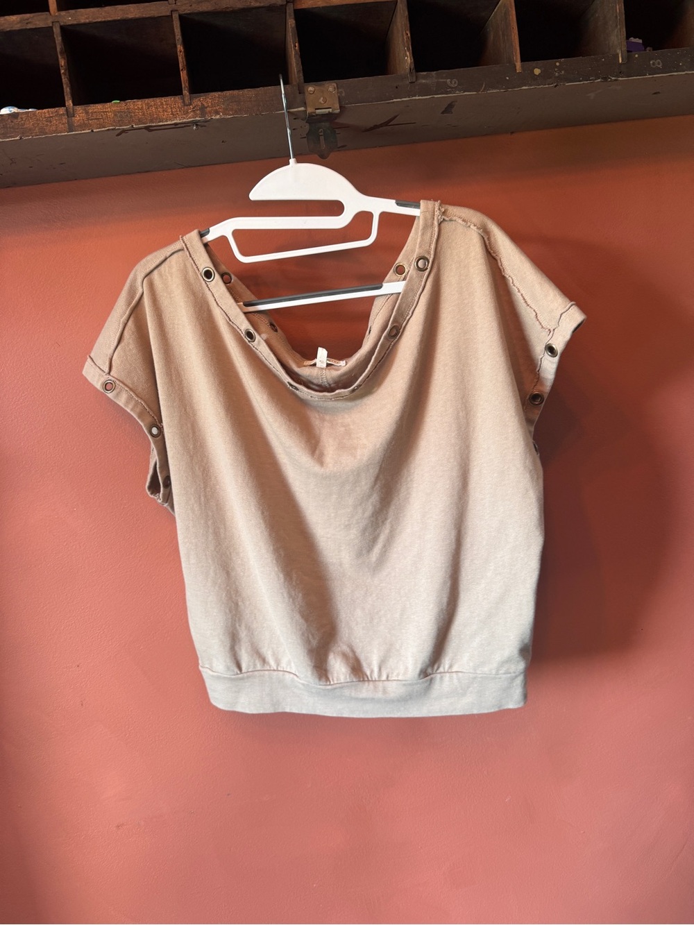 Buckle Short Sleeve Grommet Detail Top in Beige